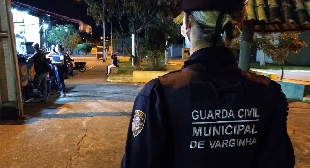 A Guarda Civil de Varginha está instalando câmeras de segurança fixas e PTZ, capazes de realizar a leitura de placas e ampliar as barreiras sanitárias.