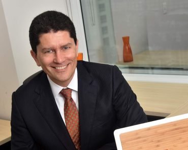 Modelos, plataformas e regulamentações de IA continuarão a evoluir, mas a vantagem estará nas organizações com uma base de dados sólida e ágil.