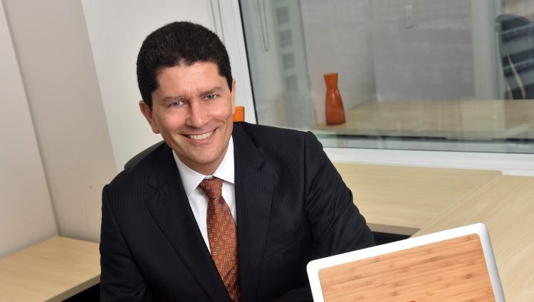 Modelos, plataformas e regulamentações de IA continuarão a evoluir, mas a vantagem estará nas organizações com uma base de dados sólida e ágil.