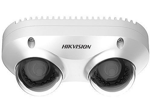 A câmera panorâmica da Hikvision usa dois sensores CMOS de varredura progressiva de 4 MP para capturar vídeos com uma resolução total de 8 MP.