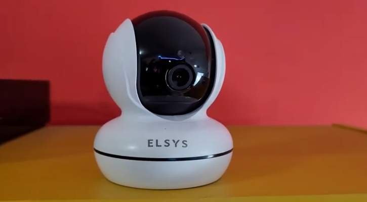 O videomonitoramento da nova câmera da Elsys oferece funções inteligentes como detecção de pessoas, linha de passagem, zona de detecção e alarmes.