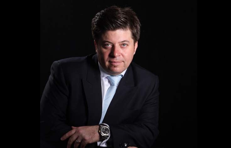 Especializado no mercado SASE, Fouladi integrou a equipe da Verizon Business na Austrália, onde ocupou diversos cargos, sempre com foco na cibersegurança.