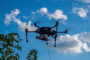 Os drones e radares da Oguên contam com inteligência artificial embarcada e cobrem áreas de até 600 mil m² com precisão, identificando anormalidades.