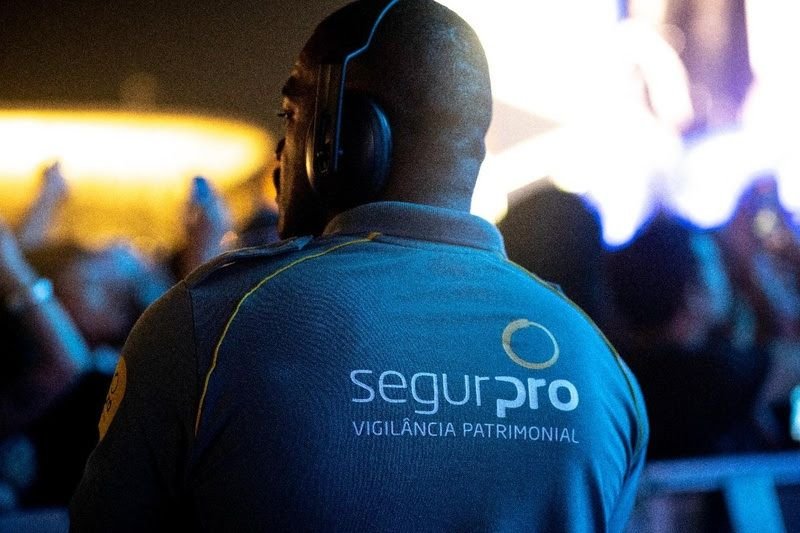 O CCO será o cérebro da operação de segurança, monitorando em tempo real todas as áreas do festival através de drones, câmeras e sistemas integrados.