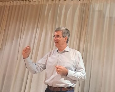 As novas soluções da Diebold voltadas para Varejo e Finanças reforçam o apelo de Segurança, com dispositivos que destacam RFID e biometria. .