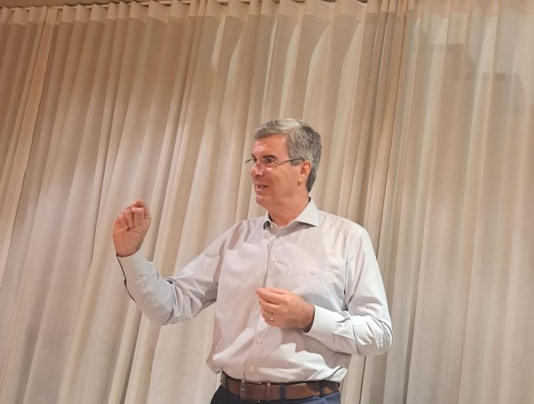 As novas soluções da Diebold voltadas para Varejo e Finanças reforçam o apelo de Segurança, com dispositivos que destacam RFID e biometria. .