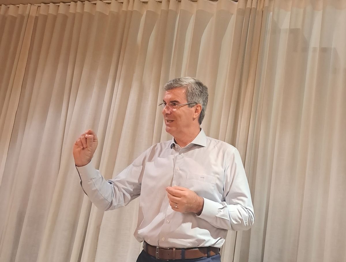 As novas soluções da Diebold voltadas para Varejo e Finanças reforçam o apelo de Segurança, com dispositivos que destacam RFID e biometria. .