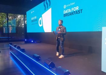 O evento da Snowflake mostrou como a IA está transformando os processos decisórios, gerando insights e recomendações estratégicas de forma ágil e intuitiva.