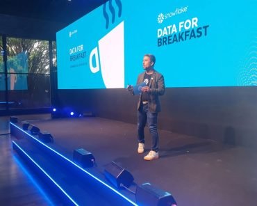 O evento da Snowflake mostrou como a IA está transformando os processos decisórios, gerando insights e recomendações estratégicas de forma ágil e intuitiva.