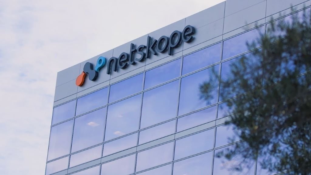 Ao utilizar as TPUs do Google Cloud, a Netskope se alinha com algumas das infraestruturas de inferência mais econômicas e de alto desempenho do mercado.