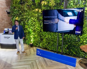 A nova linha de PCs com IA - Positivo Master Copilot, é o primeiro notebook intermediário equipado com a geração de processadores Intel Core Ultra Série 3.